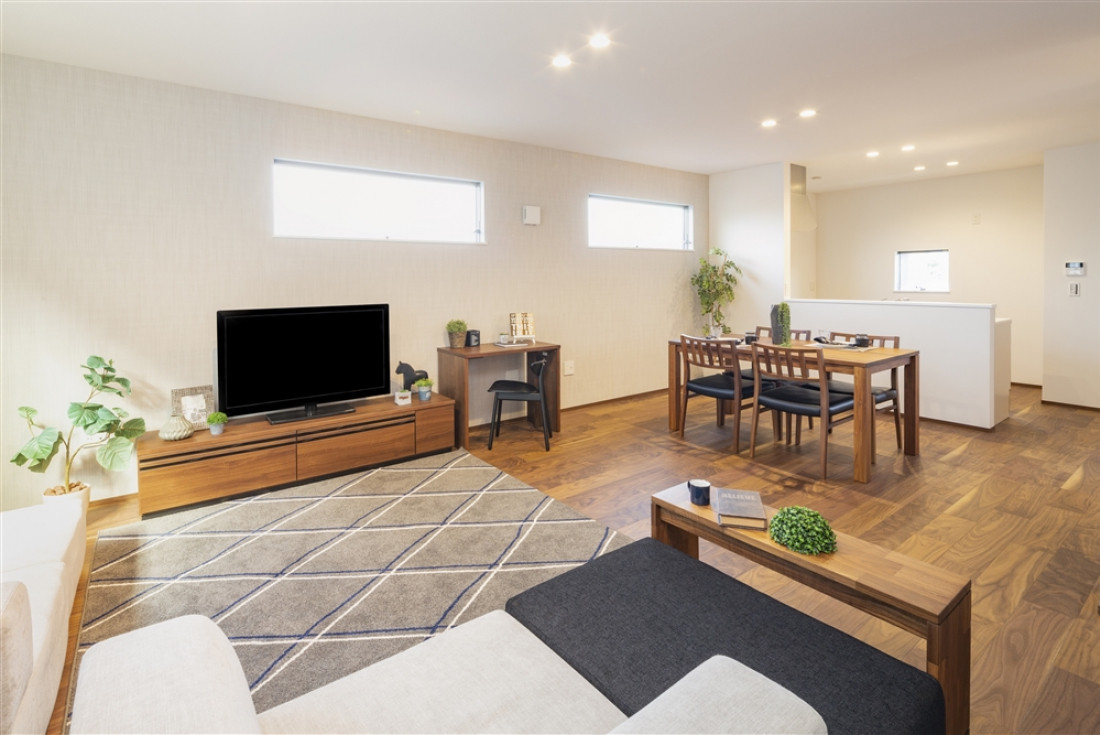 上品な佇まいの３階建て