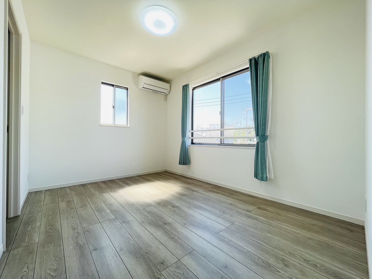 Room3（6.0帖）
・二面採光でとっても明るいお部屋です！