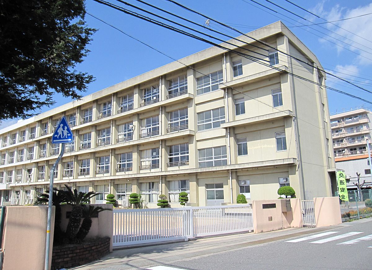 明石市立錦浦小学校<br />
(徒歩10分)