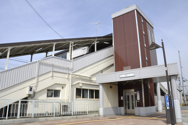 山陽電鉄本線「東二見」駅<br />
(徒歩6分)