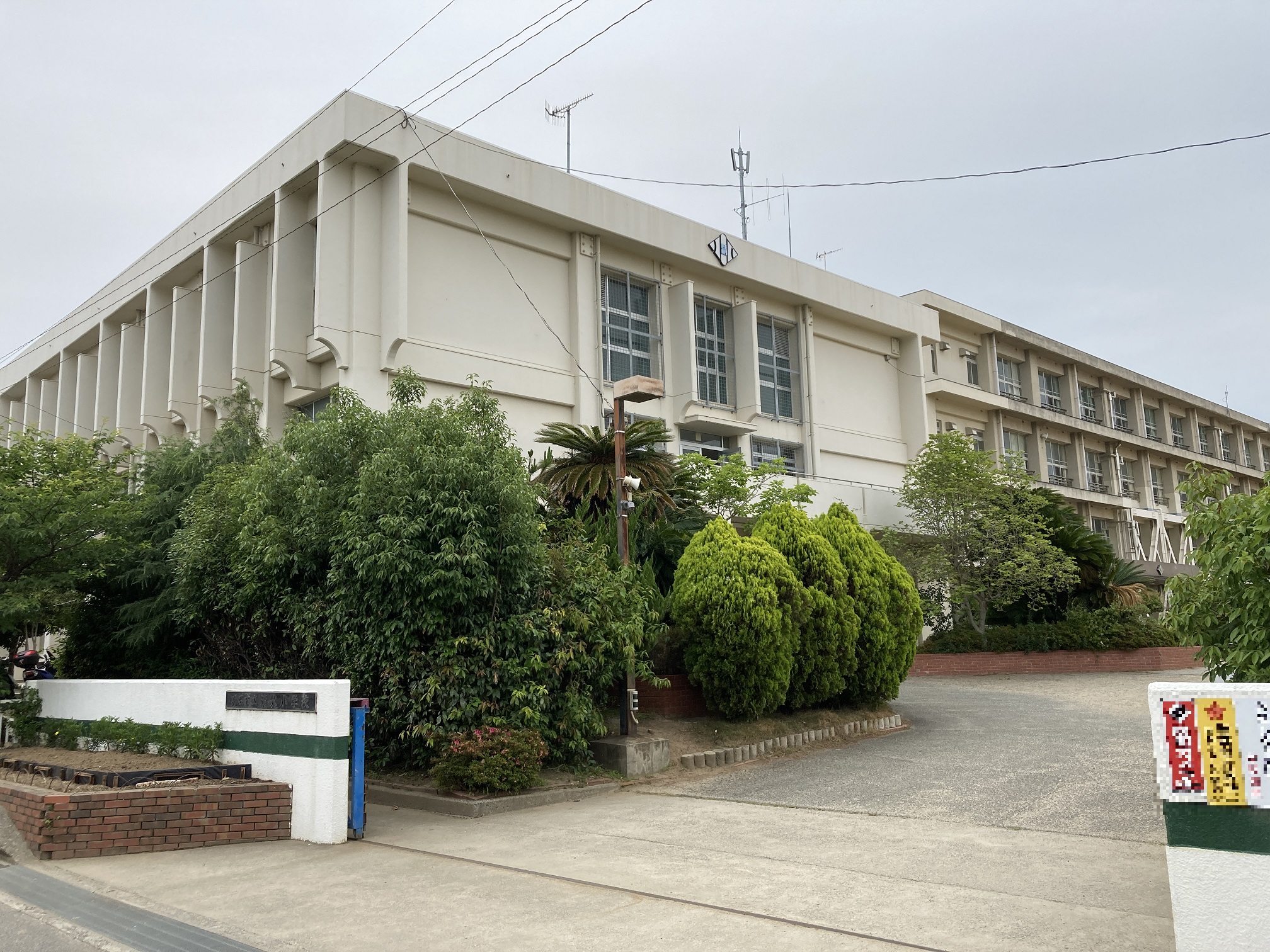 明石市立清水小学校<br />
(徒歩24分)