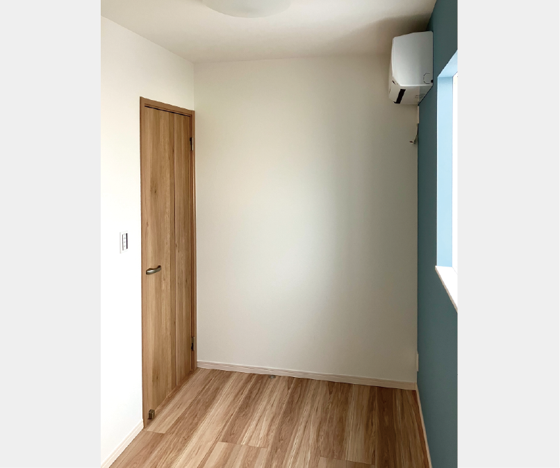 3階には使い勝手の良い納戸を設けました。
大きな物もたくさん収納出来ます！
お問い合わせは
<b>078-939-8833</b>