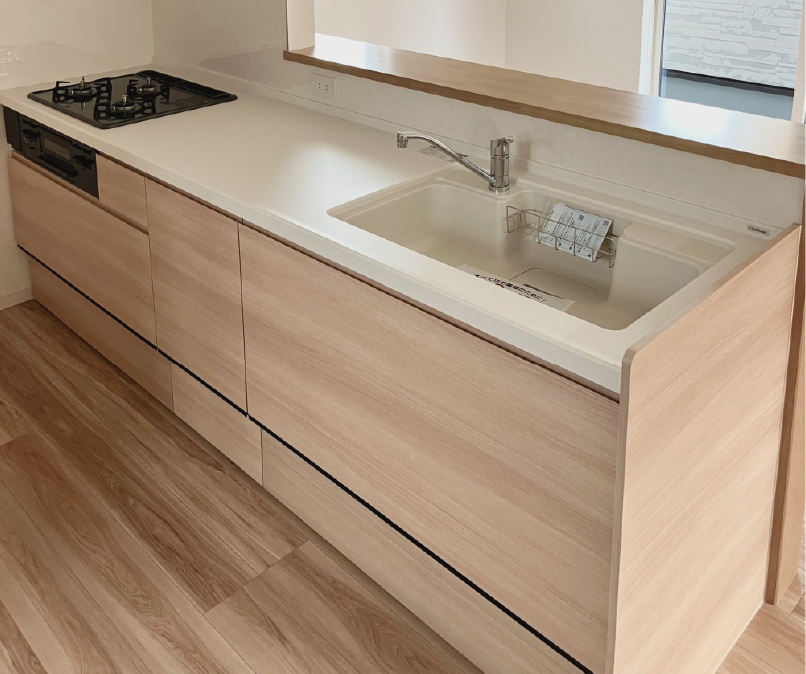 リビングが見渡せる対面キッチン。
調理スペースやシンクが広く、料理もはかどります。
お問い合わせは
<b>078-939-8833</b>